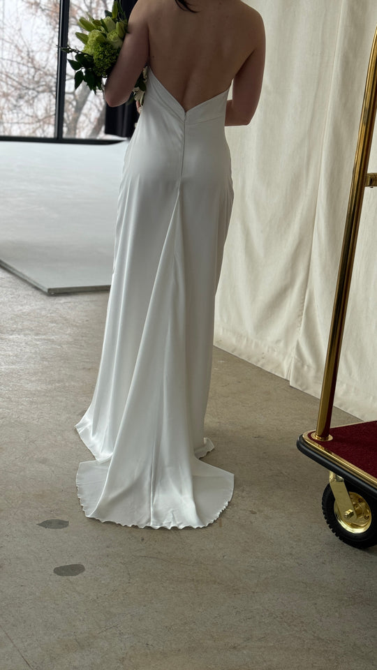 #color_ivory